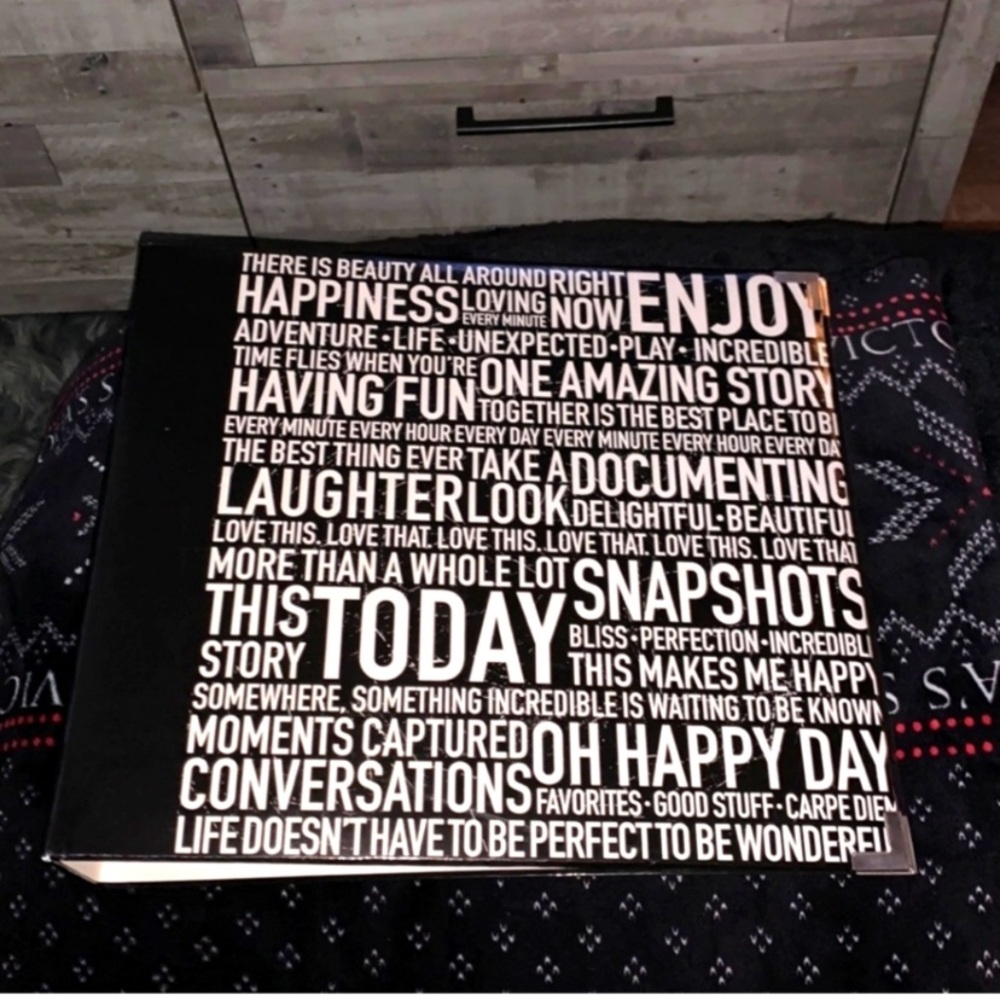 Black and White Inspirational Quote Art Binder, Slear Sheet Lifters